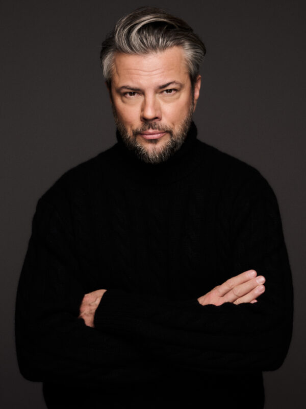Olivier Janiak kontakt